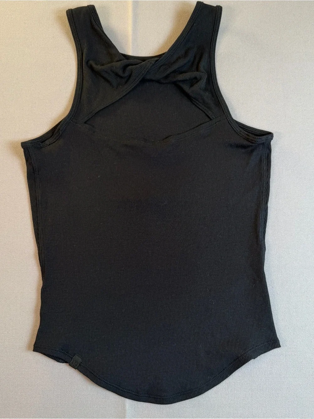 Lululemon sz0 Women's Black Ribbed Twist-Back Racerback Tank Top style#LW1DZES
